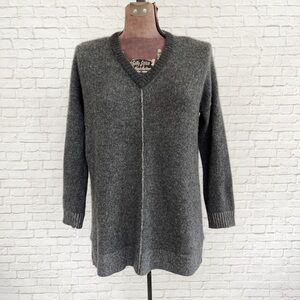 Eileen Fisher 100% cashmere reverse seam V-neck pullover sweater charcoal grey M
